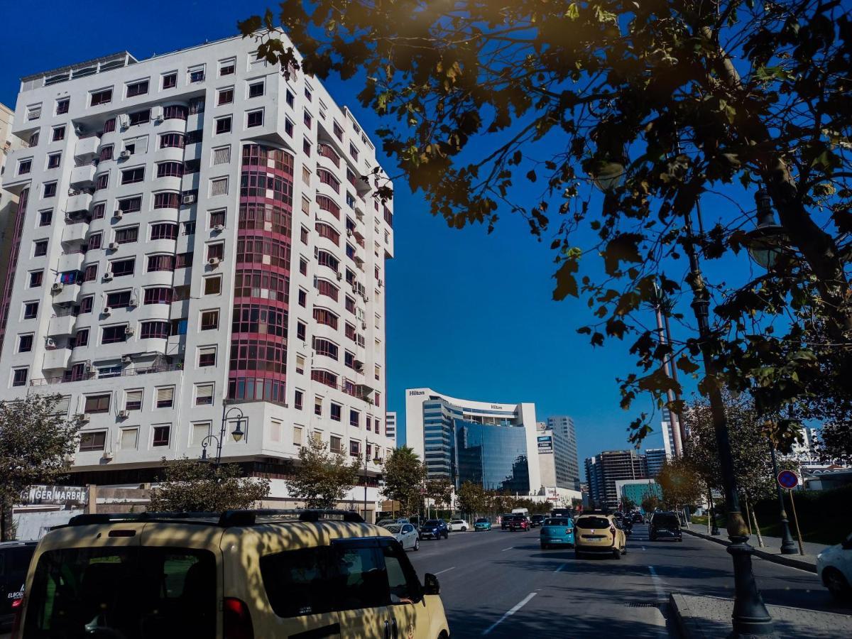 Nouveau Appartement Au Centre Ville En Face Hilton Tânger Exterior foto